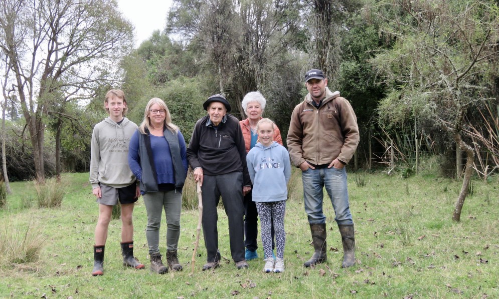 Arowhenua Bush with (from left) Will and Kate Bowman, Fraser Ross, Ines Stäger, and Jess and Stu Bowman. Image Ines Stäger