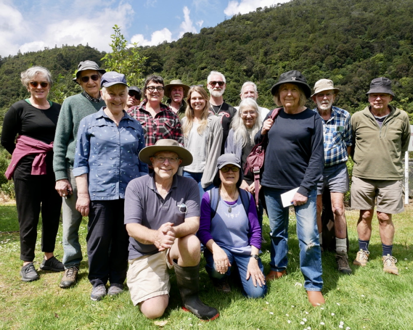 Nursery leader Gary James (kneeling) with Lower Hutt and Wellington Branch volunteers. Credit Caroline Wood